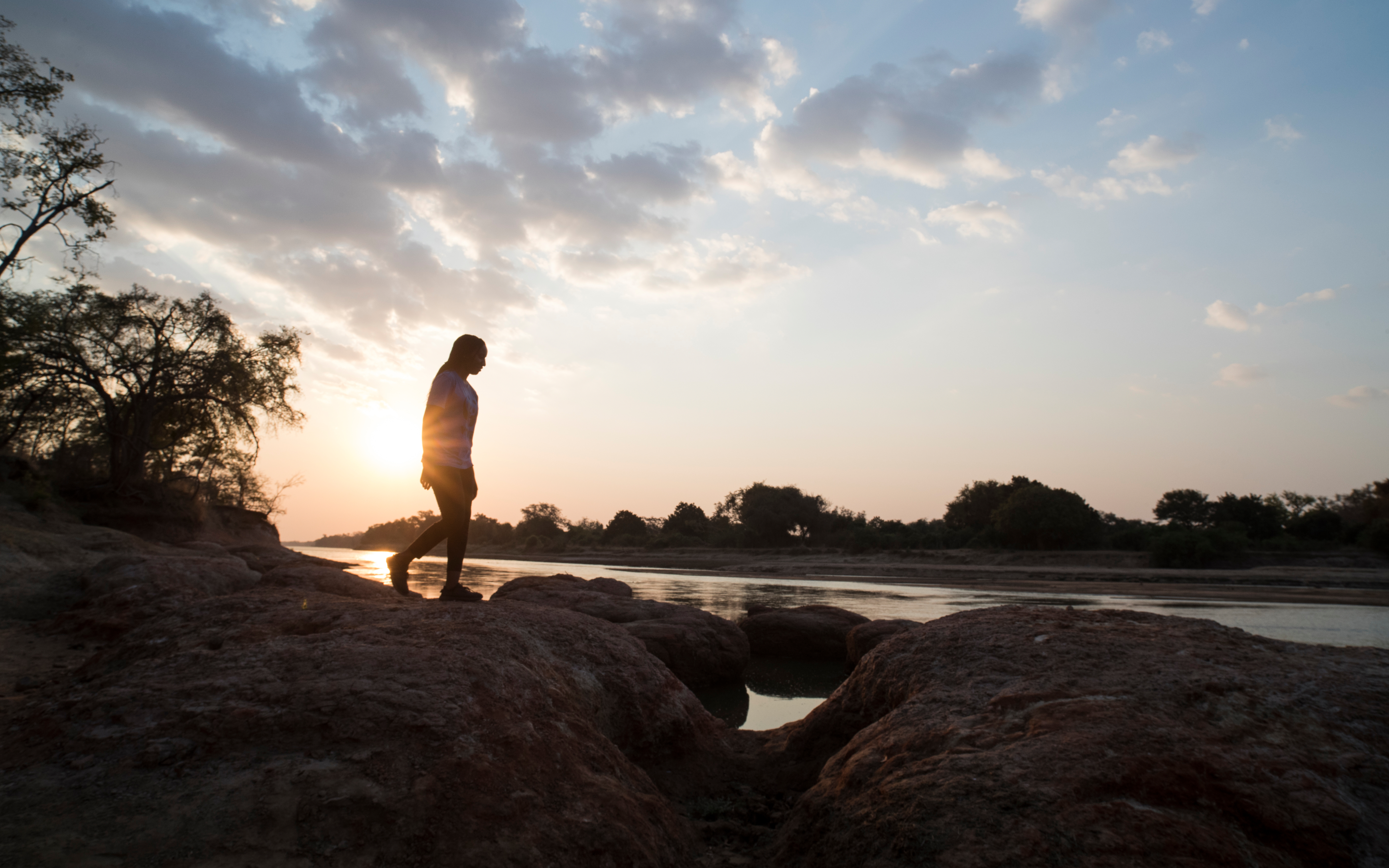 Agness-at-Luangwa-sunset_WW248735